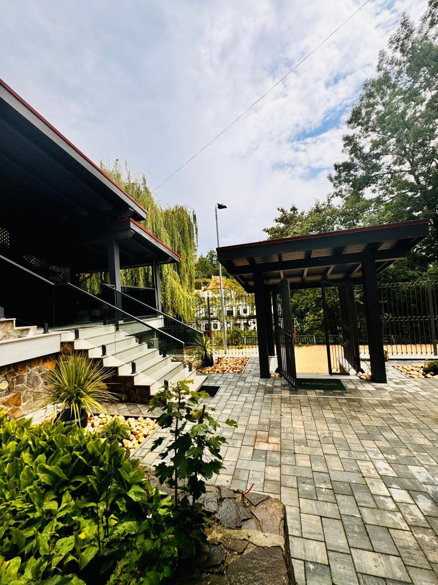 Ylly Aparts Braşov Exterior foto